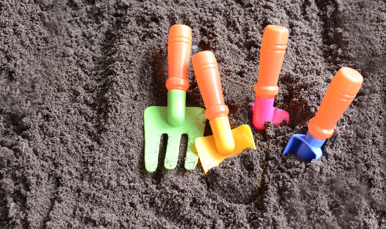 子どもと一緒に楽しく砂遊び